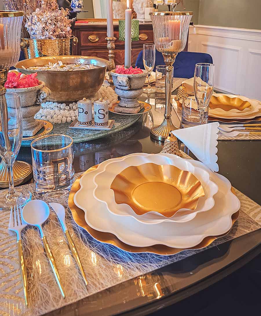 Cream & Gold Table Setting