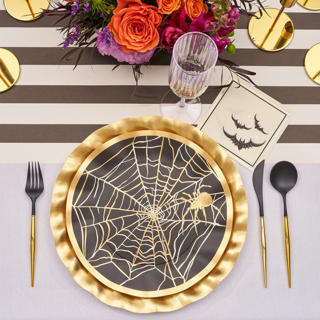 Classic Spooky Wavy Paper Dinner Plate/8pk