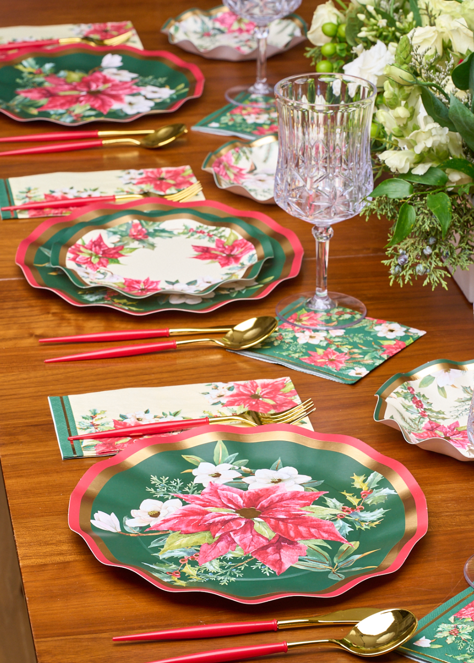 Wavy Dinner Plate Evergreen Floral/8 pkg