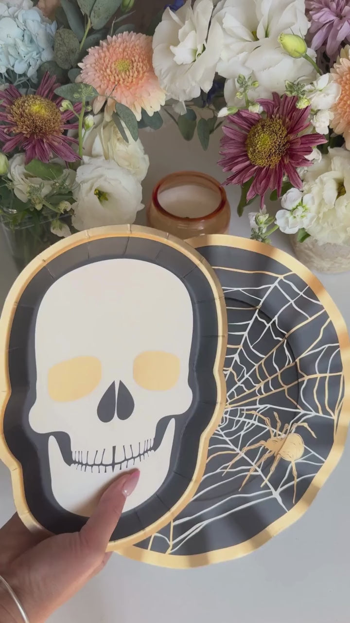 Classic Spooky Wavy Paper Dinner Plate/8pk